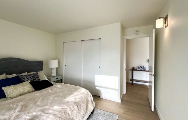 2 beds, 1 bath, 735 sqft, $2,125, Unit 109
