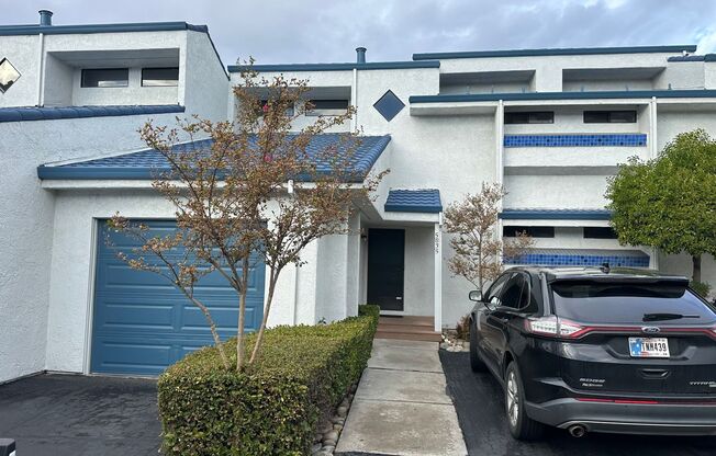 Well maintained Harbor Bay townhome. 2 beds/2 baths, one upstairs one downstairs. With loft..