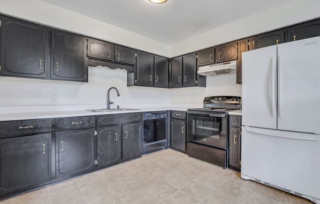 3 beds, 2 baths, $1,825