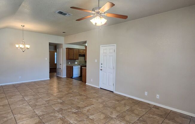 Lovely 2 Bed/2 Bath Duplex in Trimmier Estates! Viewable 9/18