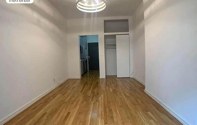 455 W 46 ST