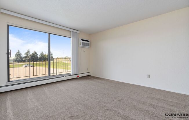 1 bed, 1 bath, 709 sqft, $1,045, Unit 2215-212