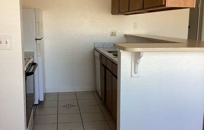 2 beds, 1 bath, 881 sqft, $1,400, Unit 2350