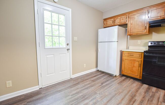 2 beds, 1.5 baths, $1,025, Unit B