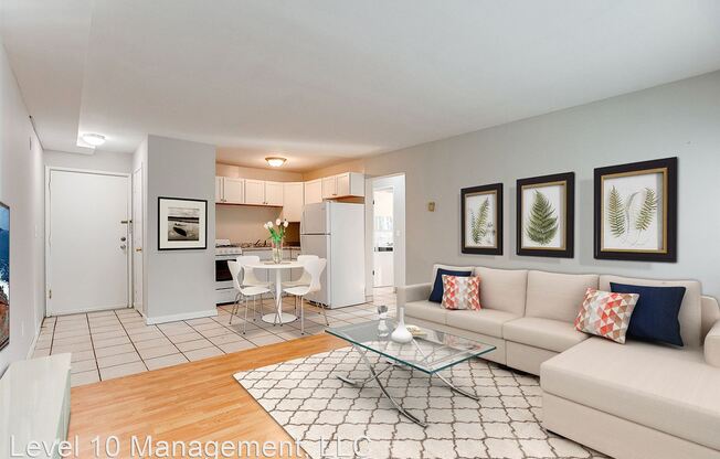 3033 Grand Avenue Apartments