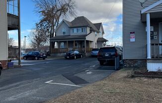 Modern 2 bedroom with office in West Springfield!
