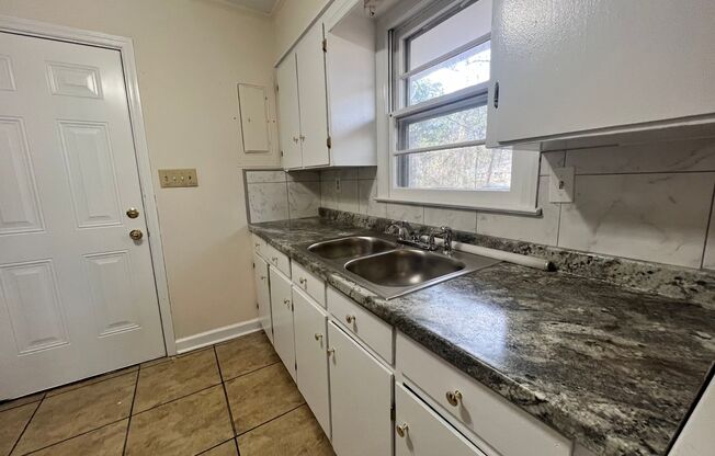 3 beds, 1 bath, $1,200