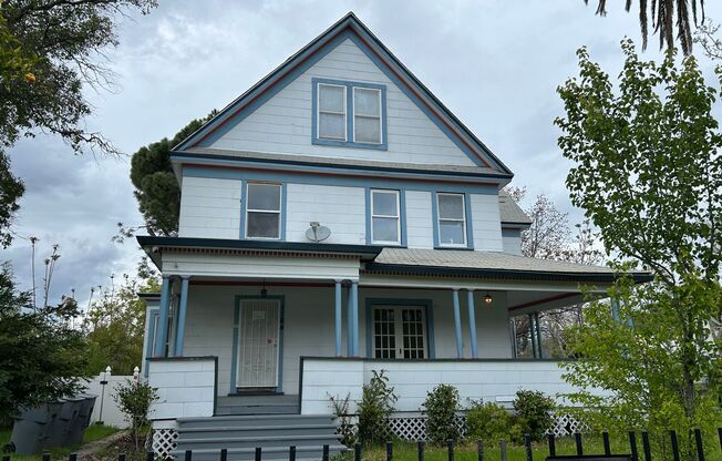 1184 Montgomery St. - Beautiful Victorian in Downtown Historic Oroville!