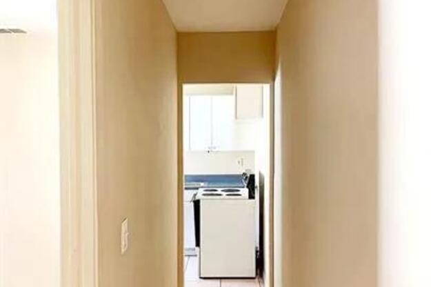 905 W ANDERSON
