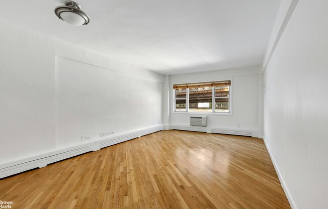 40 SUTTON PL