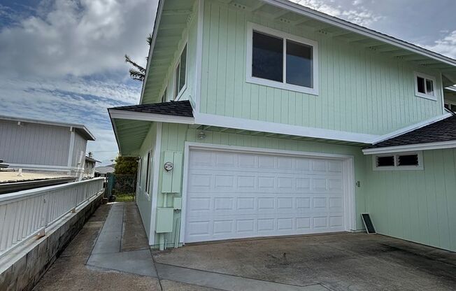 Hau'ula - 1 Bdrm/1 Bath/2 Parking - $2,500