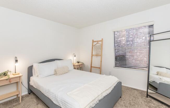 2 beds, 1 bath, 780 sqft, $999