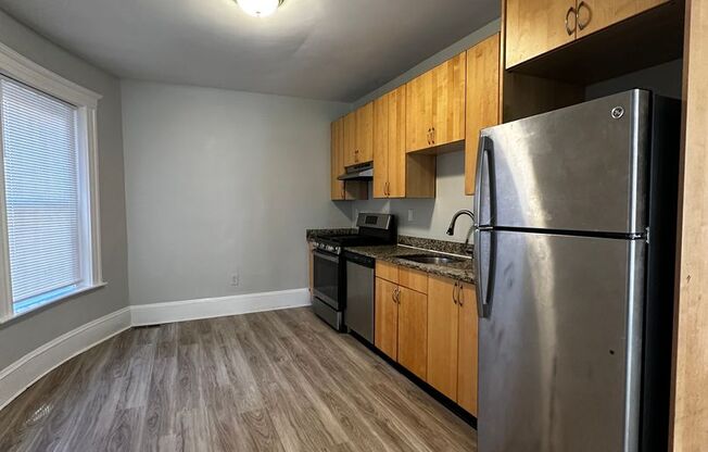 2 beds, 1 bath, 800 sqft, $2,295, Unit 12-1F