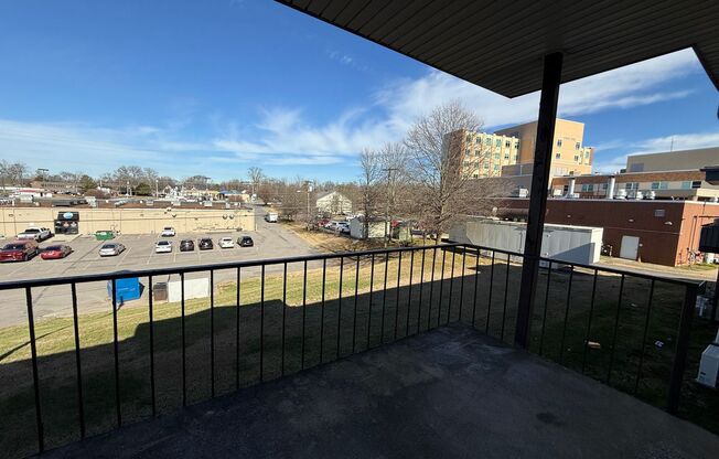 2 beds, 1 bath, 1,000 sqft, $1,195, Unit B24