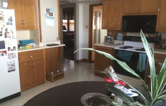 2 beds, 1 bath, $1,295, Unit 8621