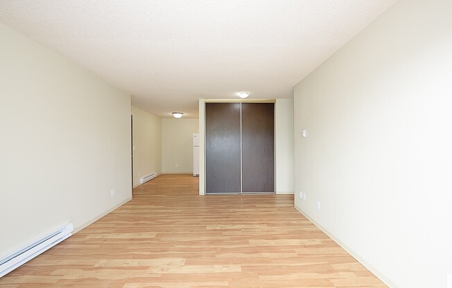 2 beds, 1 bath, 765 sqft, $2,295, Unit 202