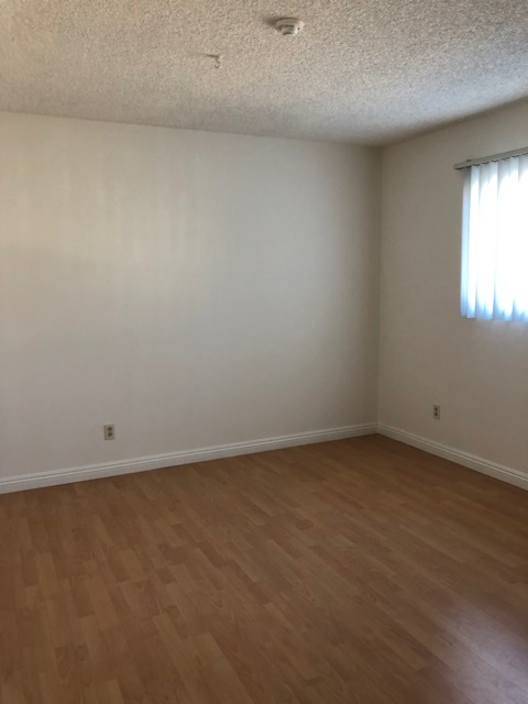 2 beds, 1 bath, 1,080 sqft, $3,300