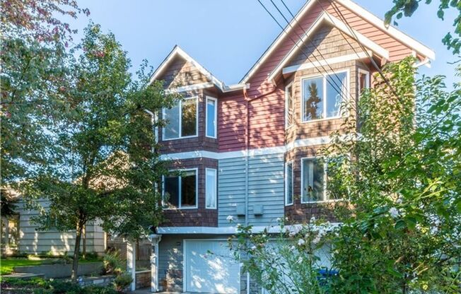 3 bd 3 bath townhouse close to SPU