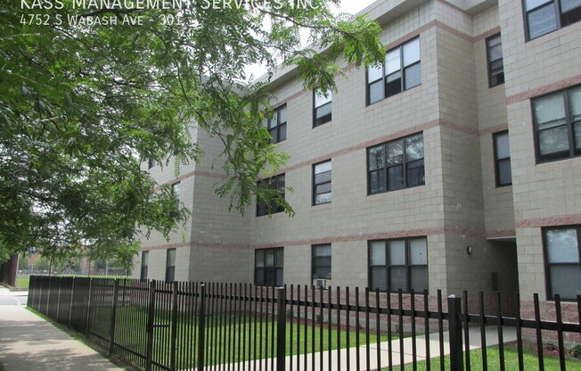4752 S Wabash Ave