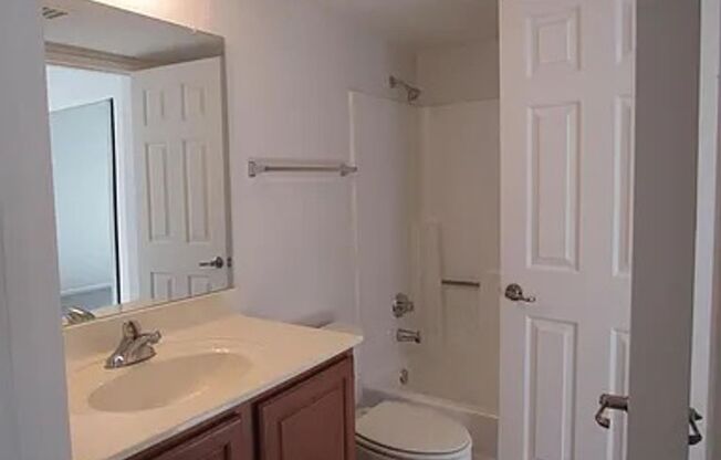 2 beds, 2 baths, $1,300, Unit # 1004