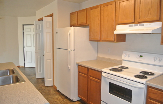 2 beds, 1 bath, $895, Unit #101