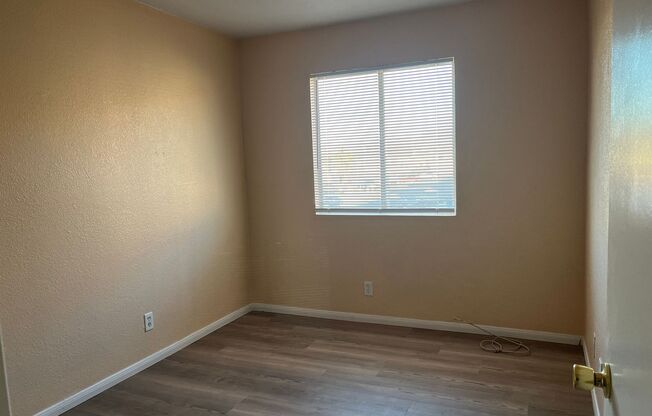 2 beds, 1 bath, $1,250, Unit Unit #D