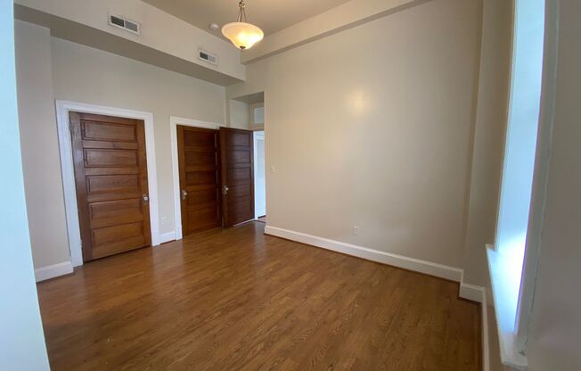 2 beds, 1 bath, 1,200 sqft, $1,399, Unit Apt #7