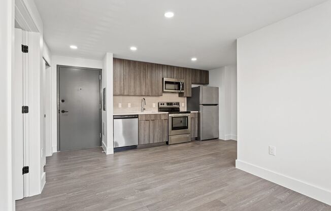2 beds, 1 bath, 603 sqft, $1,835, Unit 5930-201