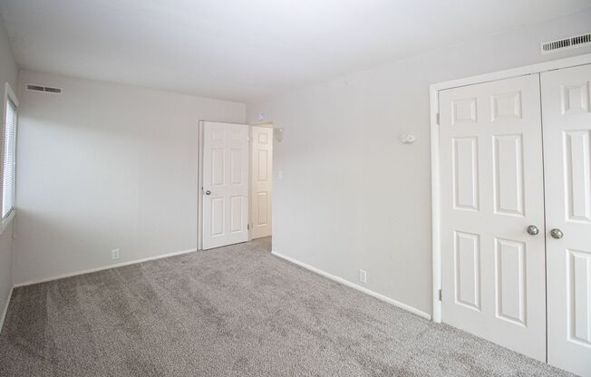 2 beds, 1 bath, 784 sqft, $1,100, Unit 1804 1W