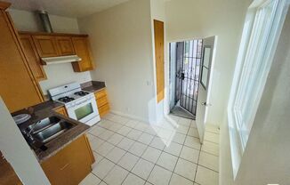 2 beds, 1 bath, 700 sqft, $2,250, Unit 6025