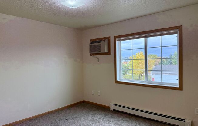 3 beds, 2 baths, 1,207 sqft, $1,275