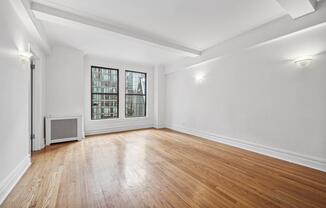 440 W 34 ST