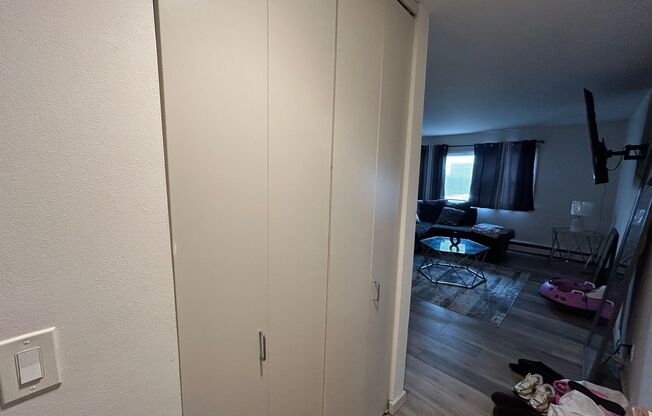 2 beds, 1 bath, $1,395, Unit 116