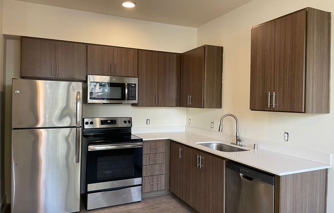 L13609 --  Avey Court Apartments