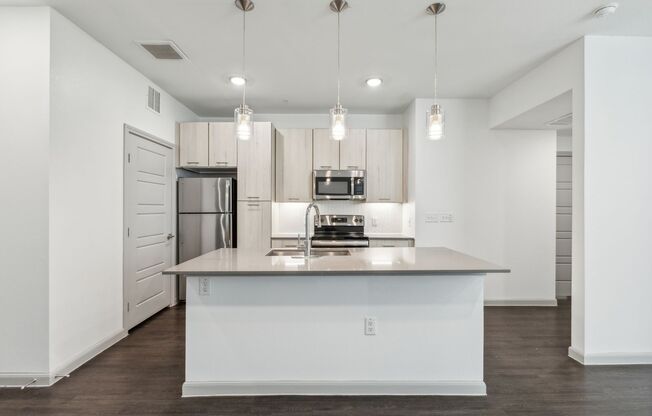 1 bed, 1 bath, 777 sqft, $1,540, Unit 1310