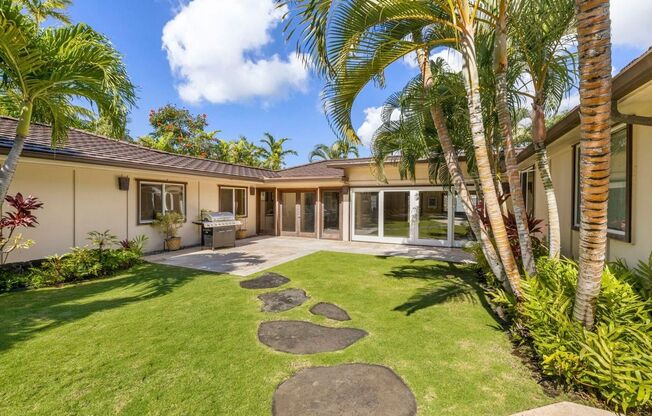 Modern Tropical Home w/Pool, Private Yard, & A/C. Kahala Breeze