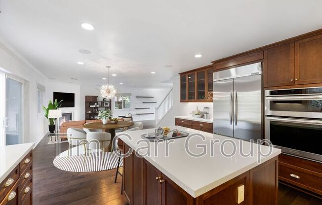 601 POWELL PL
