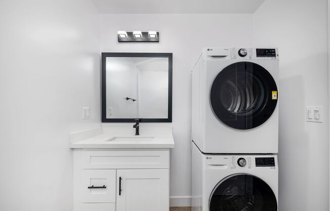 2 beds, 2 baths, 895 sqft, $2,698, Unit 100