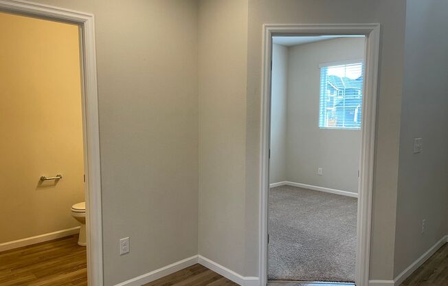 Beautiful 4 Bedroom 2.5 Bath Home Located In Camas! Camas School District! Open Concept!