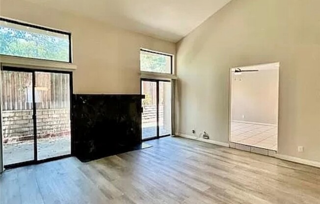 3 beds, 2.5 baths, 2,054 sqft, $3,995, Unit 18