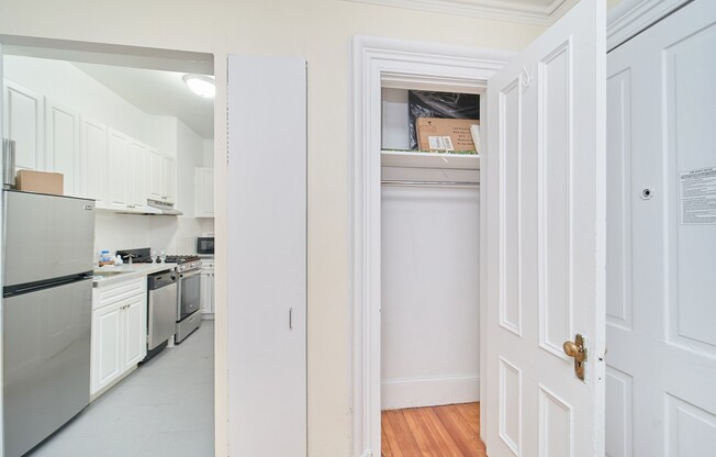 25 E 38 ST