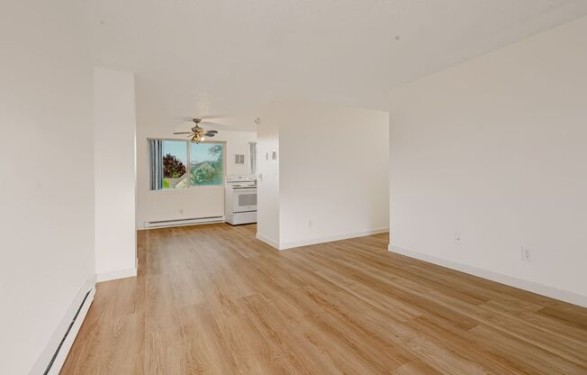 3 beds, 1 bath, 864 sqft, $1,445, Unit 39
