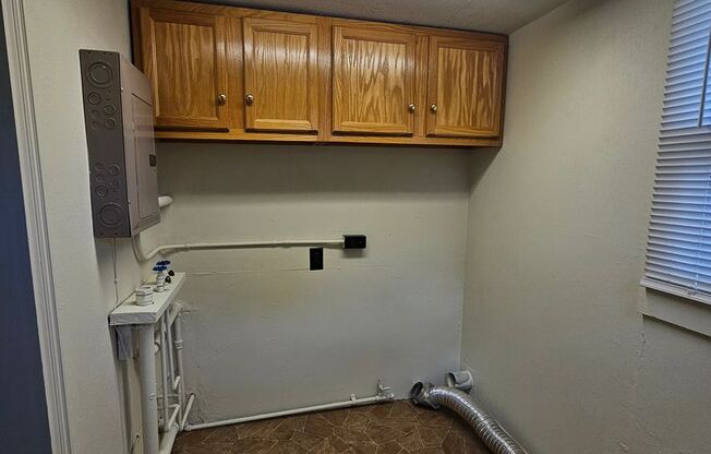 2 beds, 1 bath, $1,200