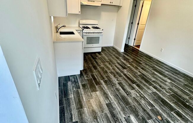 152 DAVIS AVE