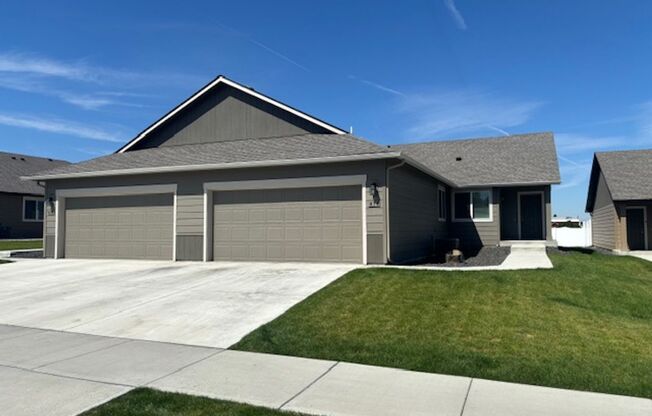 Moen Fields 3 Bed 3 Bath Garden Townhome across from Greenacres Elementary