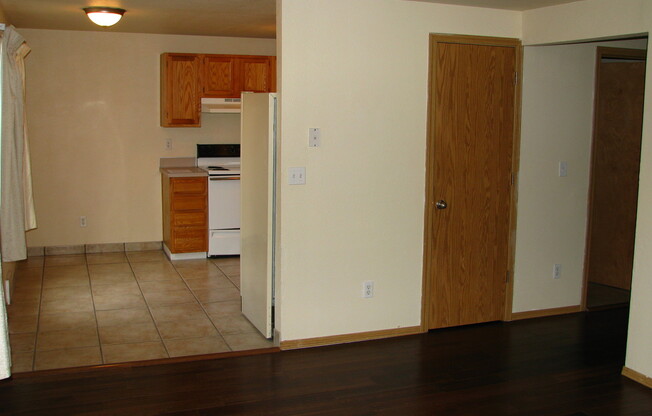 2 beds, 1 bath, 908 sqft, $1,295, Unit 3282