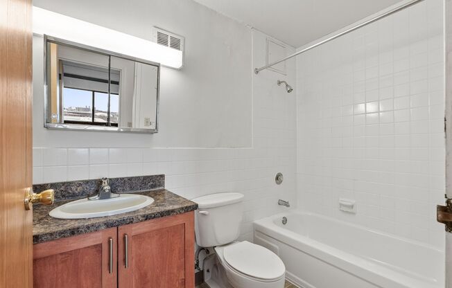 4 beds, 2 baths, 1,100 sqft, $2,295, Unit 807