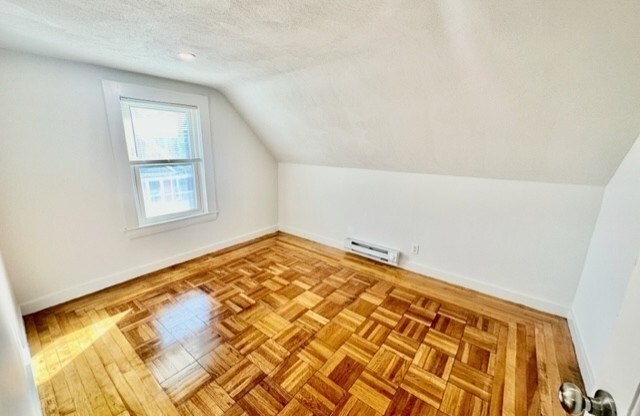 3 beds, 1 bath, $4,200, Unit 1