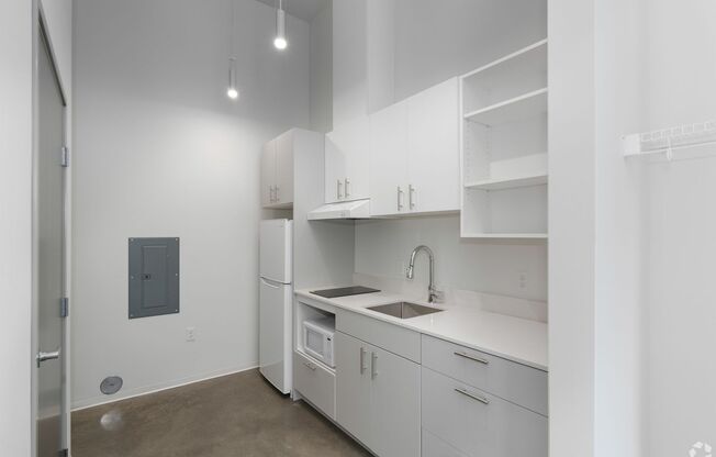 Studio, 1 bath, 452 sqft, $1,185, Unit 102