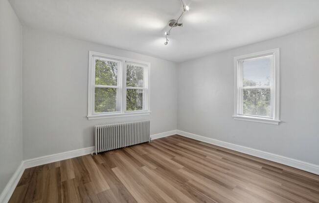 2 beds, 1 bath, 775 sqft, $1,060, Unit 656 Southcrest Court #3